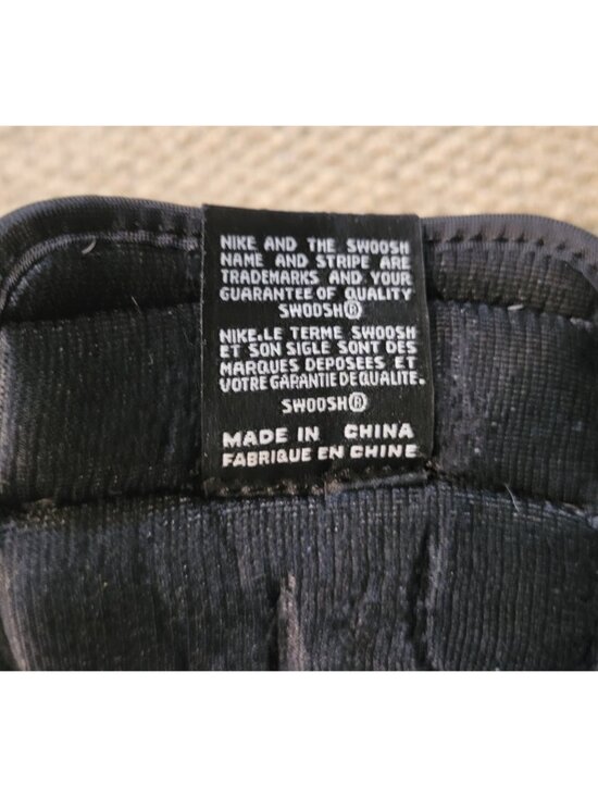Athletic_Shoes
